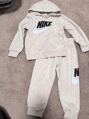 Nike Kids Cream/Tan Jogger & Hoodie Set